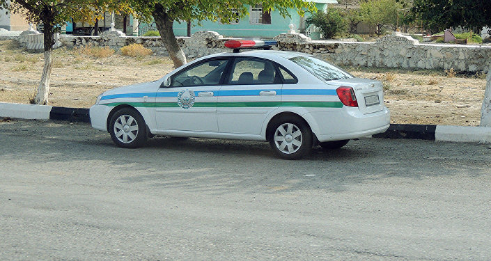 В Мирабадском районе супруги поругались с сотрудником ОВД: инспектора избили его же рацией 