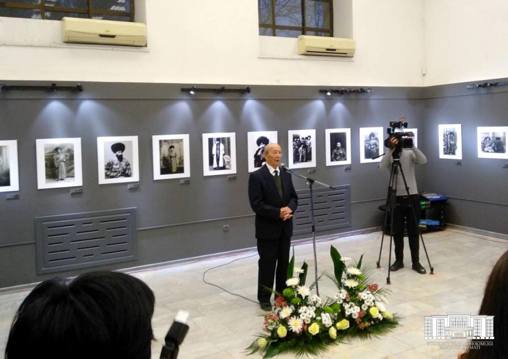 В Ташкенте презентовали книгу о Худойбергане Девонове