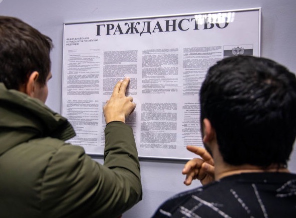 Иностранцы смогут получить российское гражданство без отказа от имеющегося