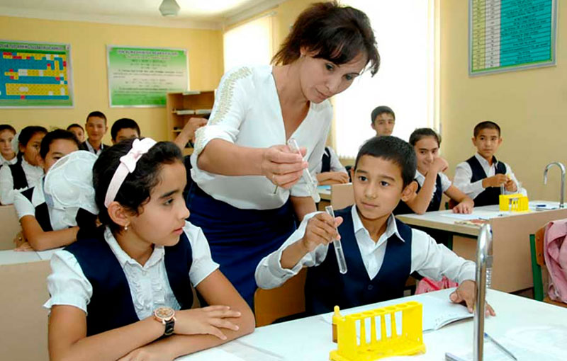 В МНО задумались об оценке знаний учителей