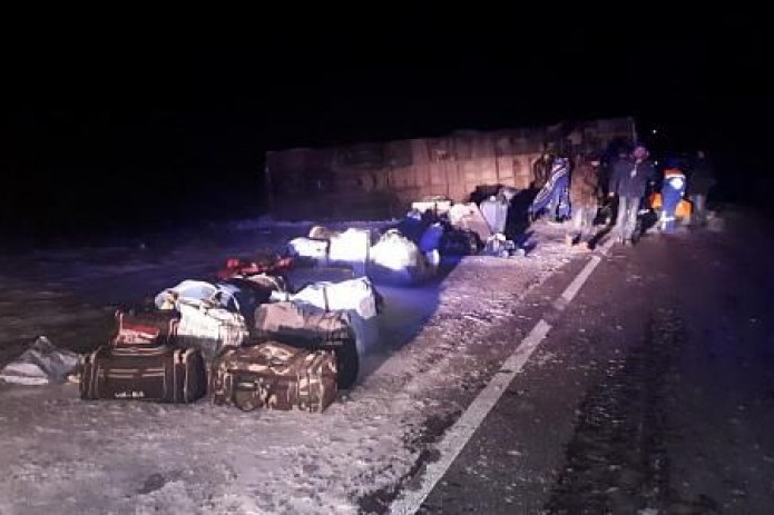Автобус с 26 узбекистанцами перевернулся на трассе Кызылорда – Павлодар