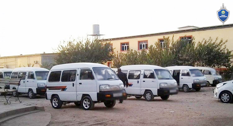 Не поделившие пассажиров водители устроили погоню с поножовщиной