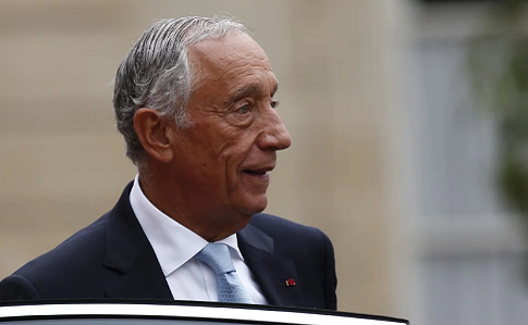 Президент Португалии проведет две недели на коронавирусном карантине