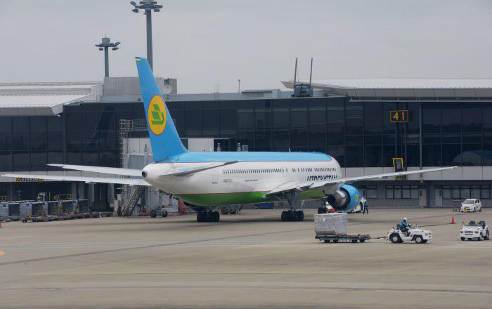 Прилетевших из Сеула в Ташкент пассажиров отправили на карантин