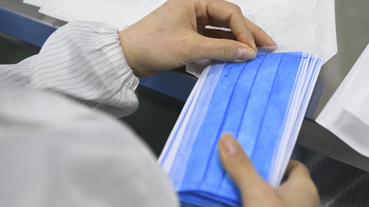 В Узбекистане могут начать регулировать цены на маски из-за коронавируса