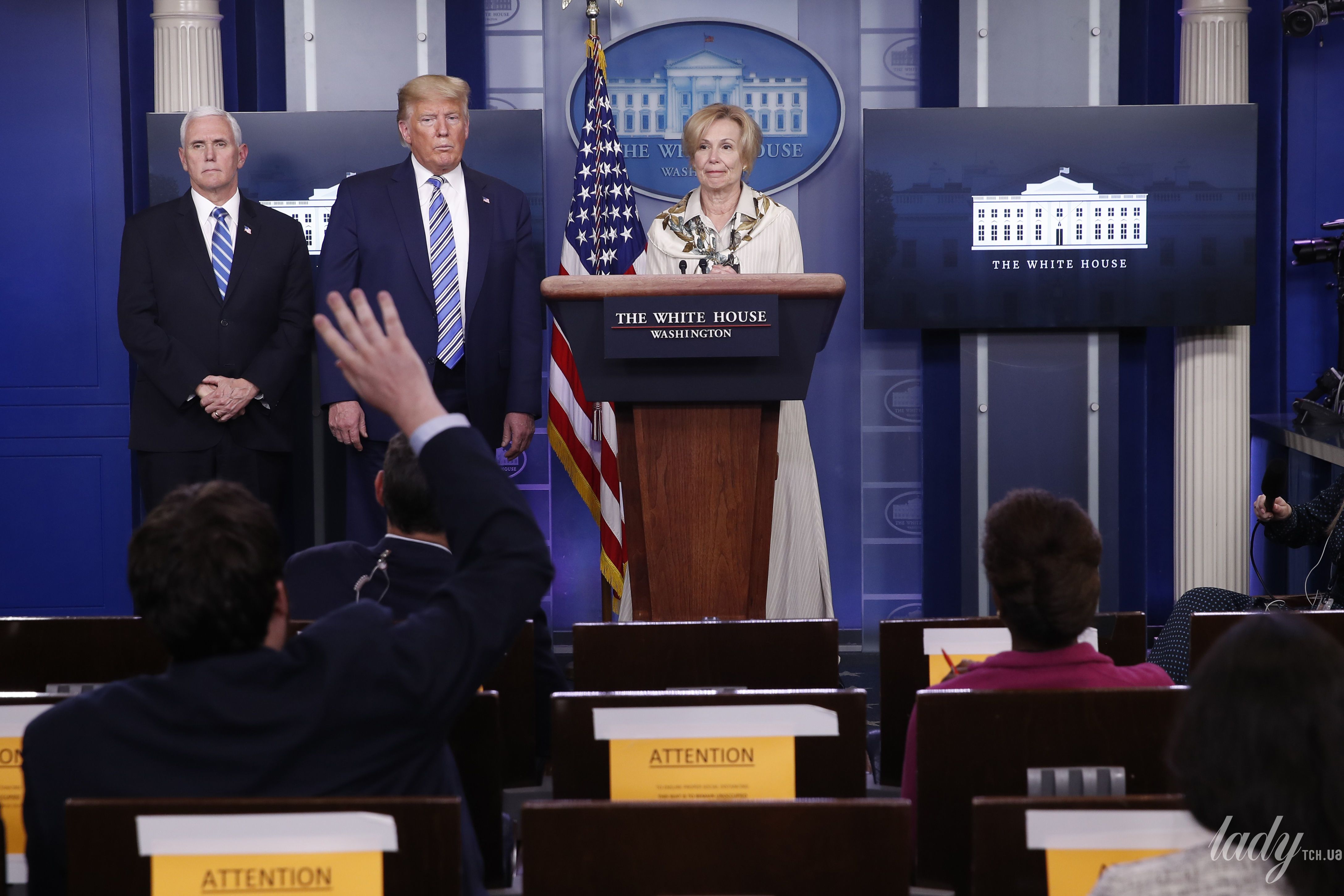 США рассказали о пересмотре сценария гибели двух миллионов от коронавируса