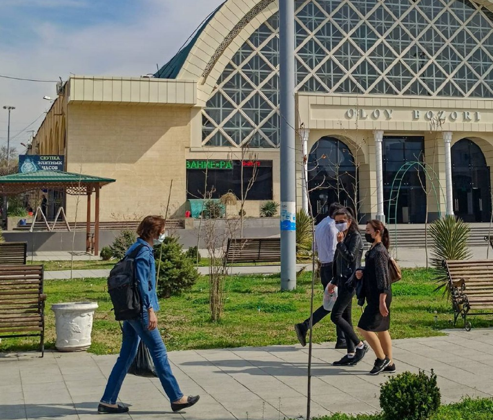 Узбекистанцам напророчили теплые выходные