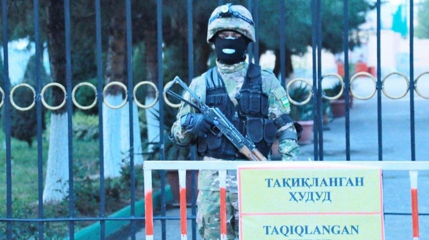 Мужчина в Фергане захотел выложить фотку толпы и получил наказание