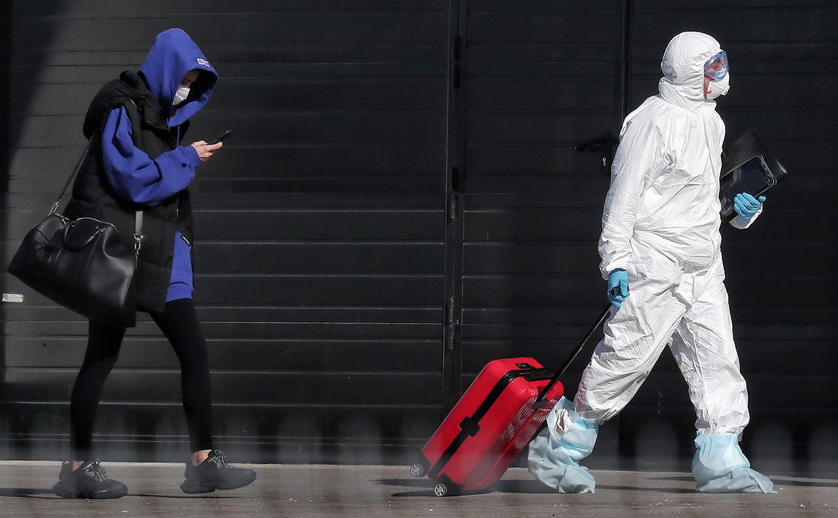 Российский Минздрав предупредил о передаче коронавируса половым путем