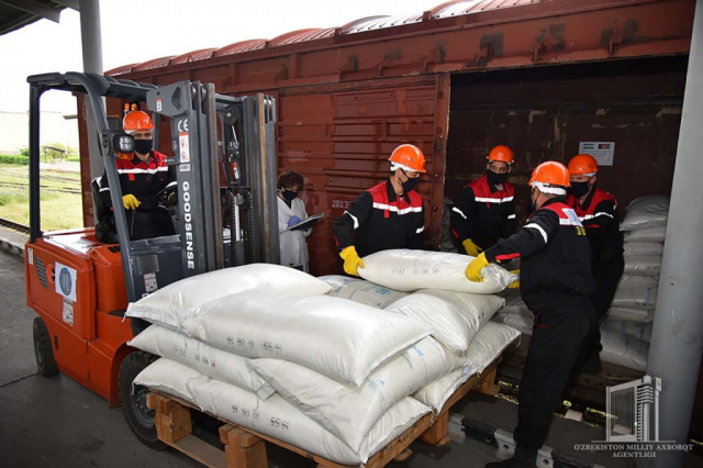 Узбекистан окажет гуманитарную помощь Кыргызстану и Афганистану