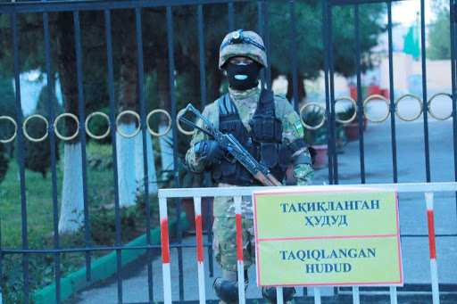 В Навоийской области семейная пара с детьми сбежали из зоны карантина