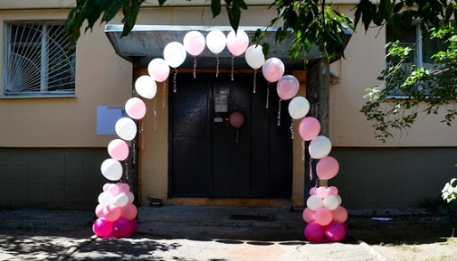 Кашкадарьинские врачи провели свадьбу вопреки карантинным правилам