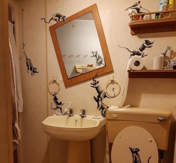 Бэнкси представил новую работу про самоизоляцию