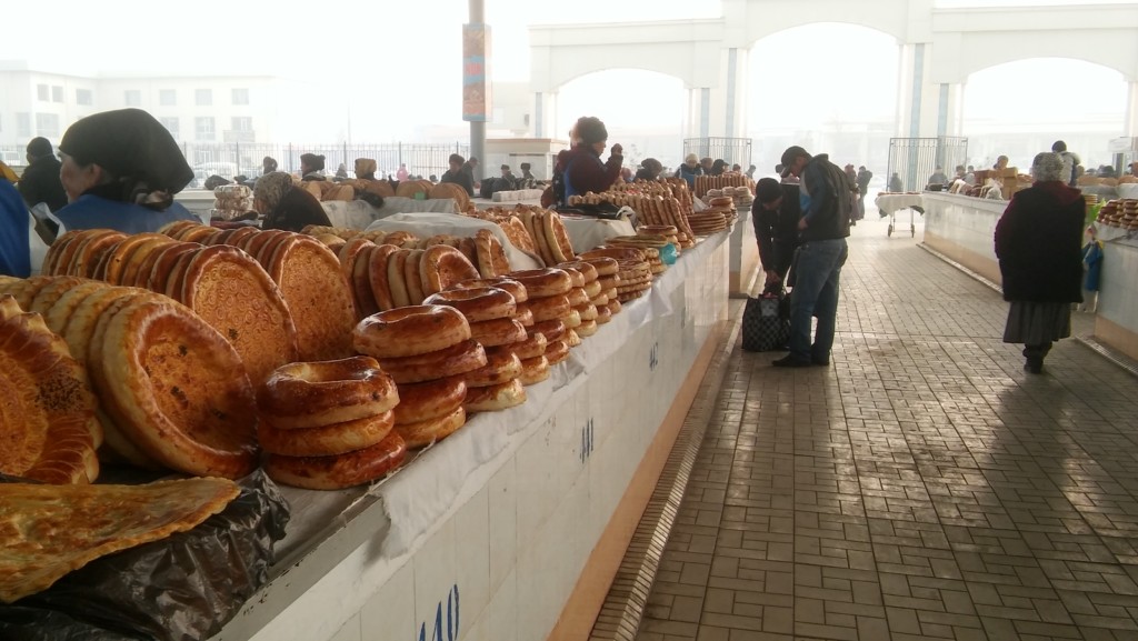 АИМК прокомментировало инцидент с журналисткой на ферганском рынке