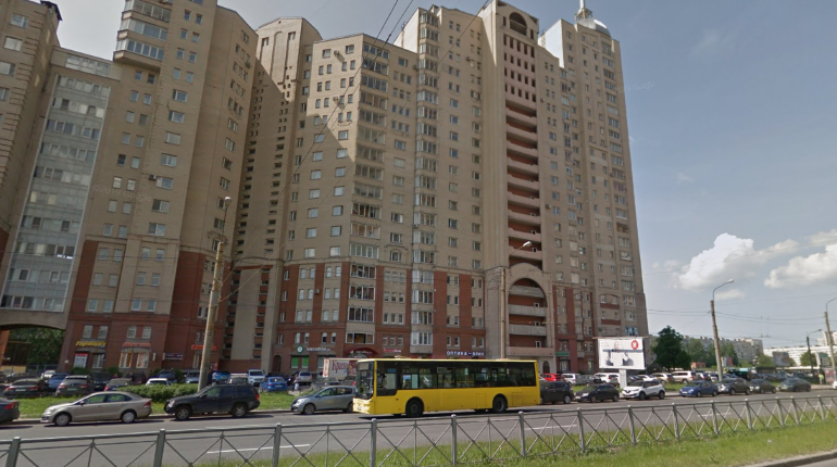 В Петербурге пятеро узбекистанцев изнасиловали женщину