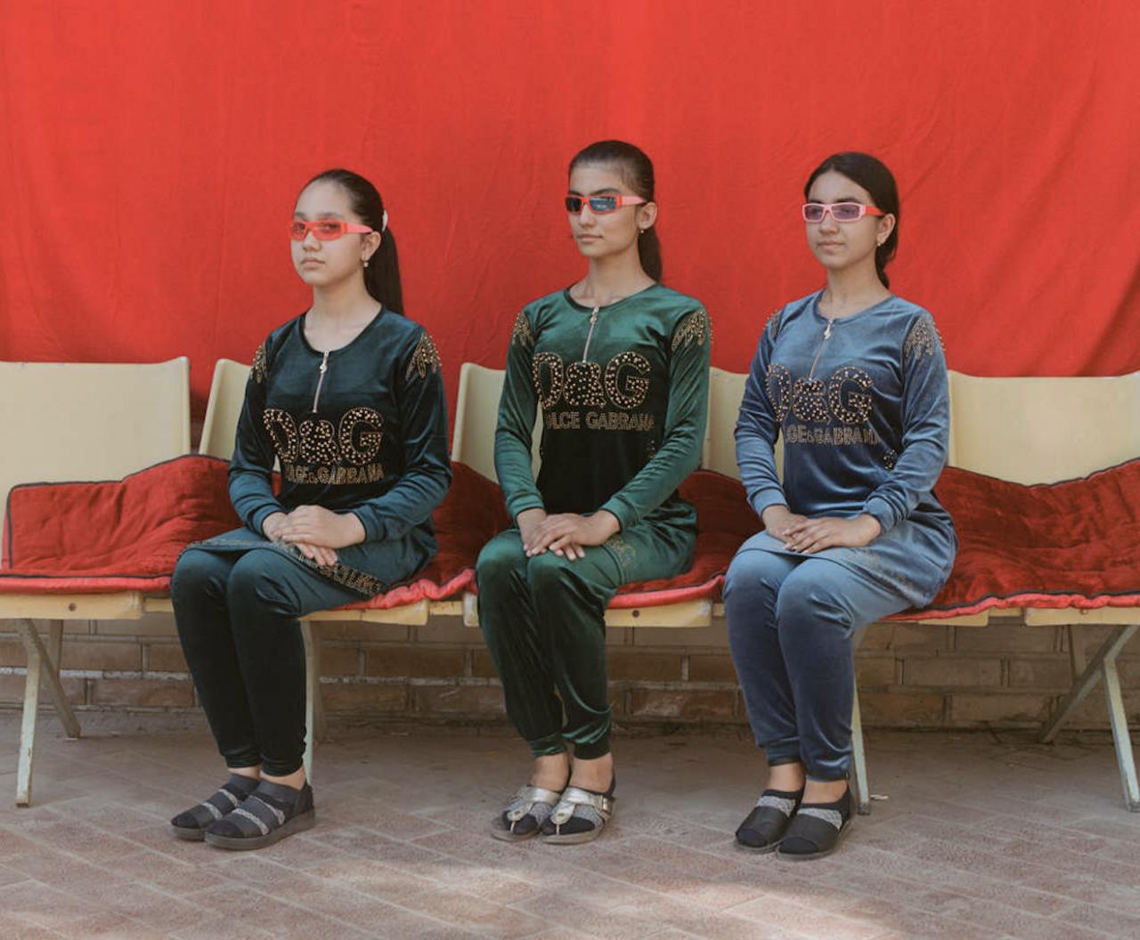 Узбекистан осмысляет западную культуру через фейковые Gucci: ташкентский фотограф показал пристрастия населения к подделкам – фото