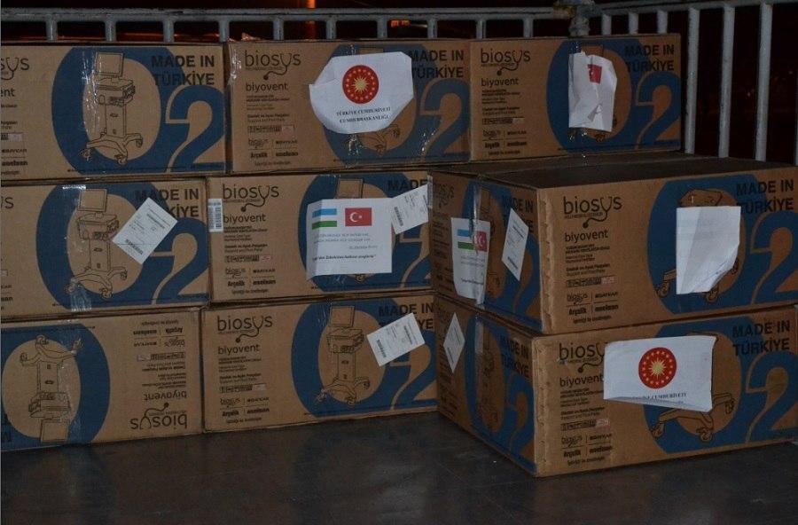 Узбекистан получил от Турции аппараты ИВЛ