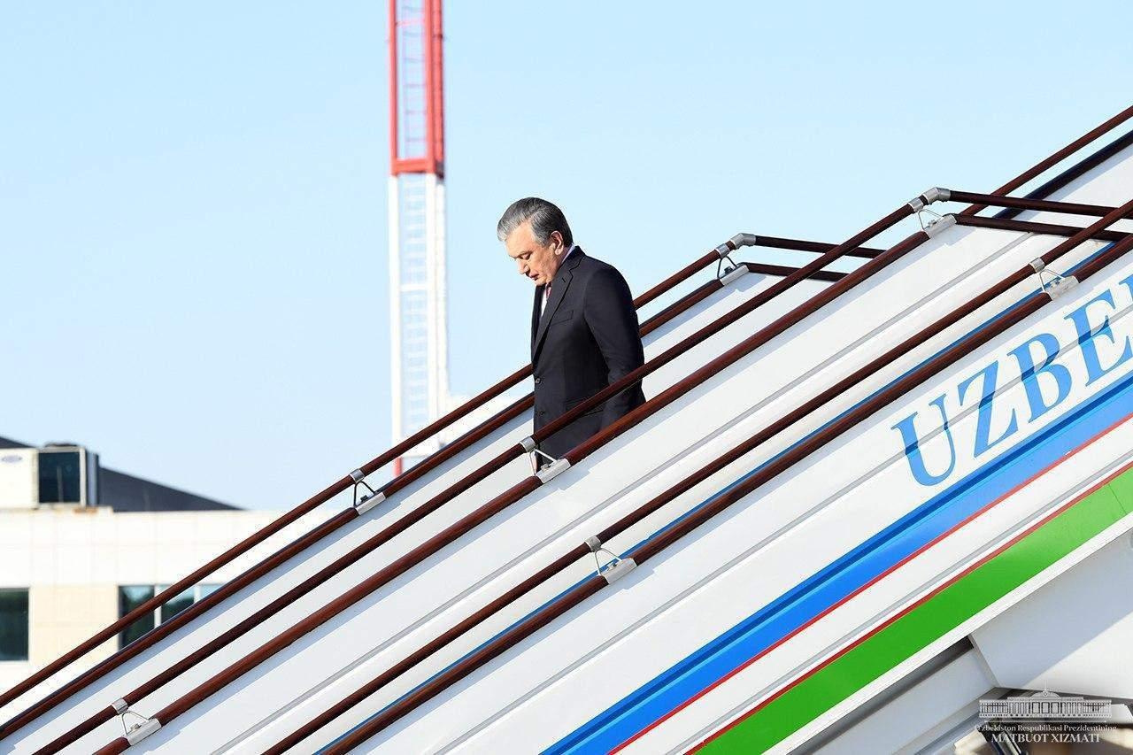 Шавкат Мирзиёев завершил двухдневную поездку в Андижанскую область