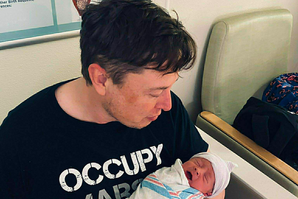 Илону Маску пришлось изменить странное имя сына