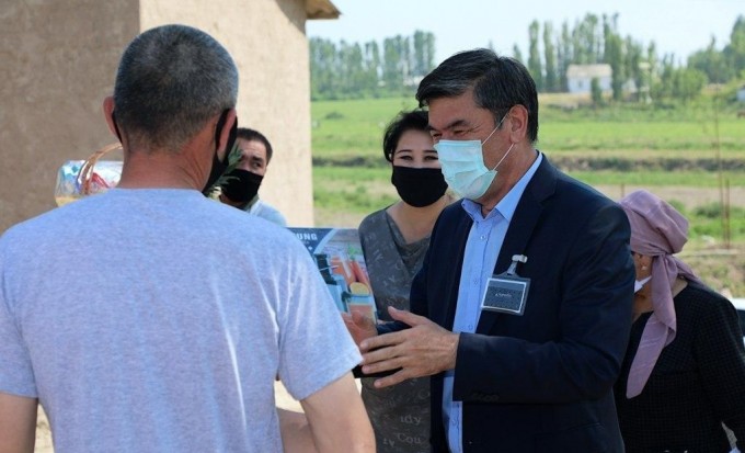 Хоким Ташкентской области посетил несколько семей в праздник Рамазан хайит 