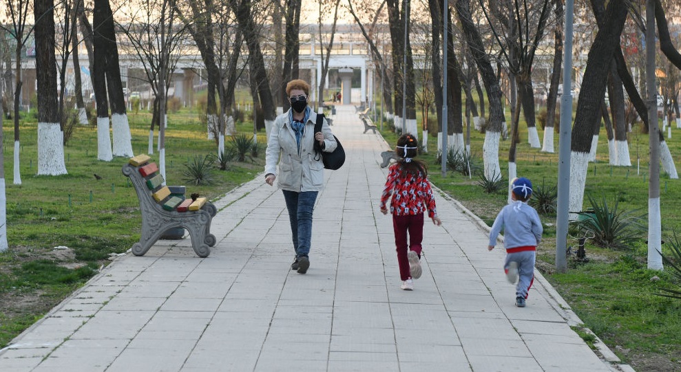 Эпидемиолог назвал ориентировочные сроки возвращения узбекистанцев к прежней жизни