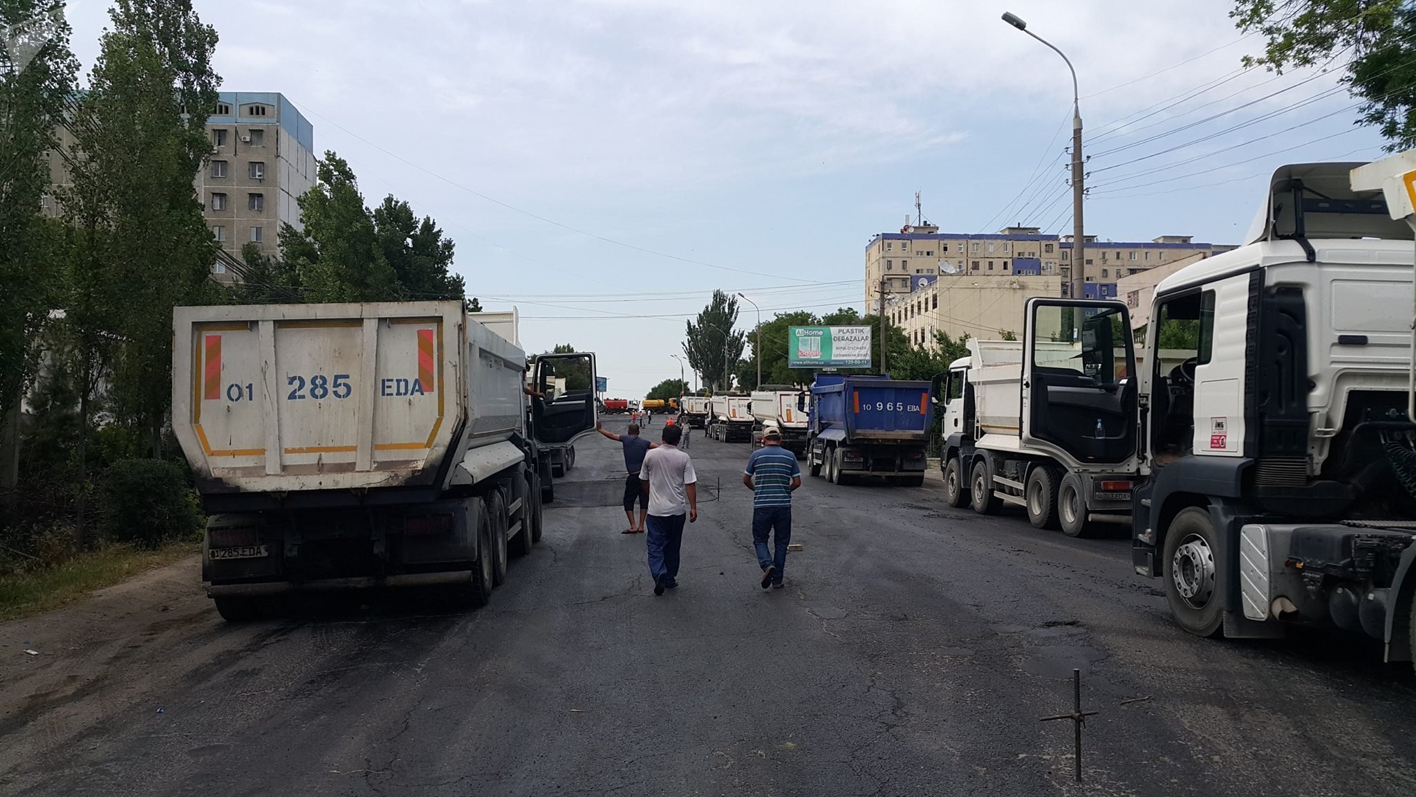 В Сергелийском районе перекрыта главная улица