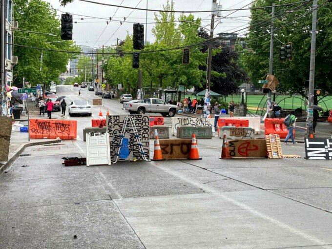 Протестующие в Сиэтле создали «автономную зону» без полиции