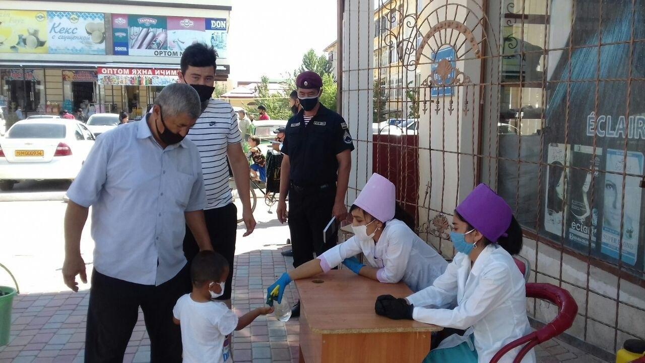 В Узбекистане выявили десятки новых случаев заражения коронавирусом среди населения