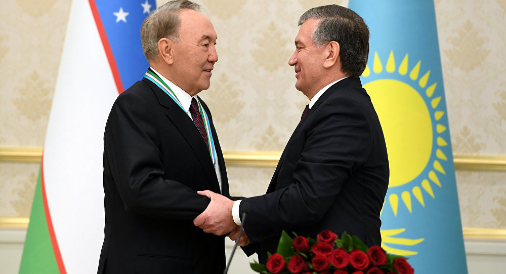 Шавкат Мирзиёев обсудил с Нурсултаном Назарбаевым совместные меры по устранению последствий пандемии