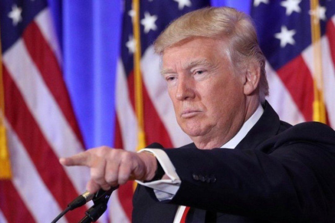 США приостановили выдачу некоторых рабочих виз для иностранцев