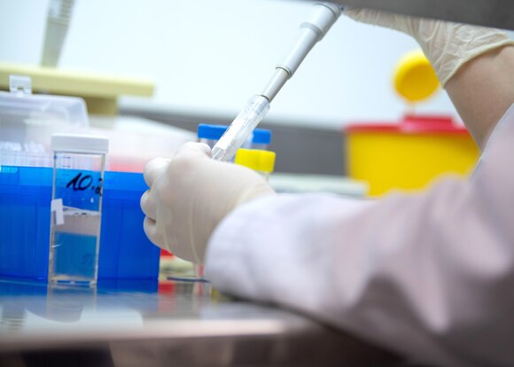 Частные медучреждения снова начнут тестировать на COVID-19