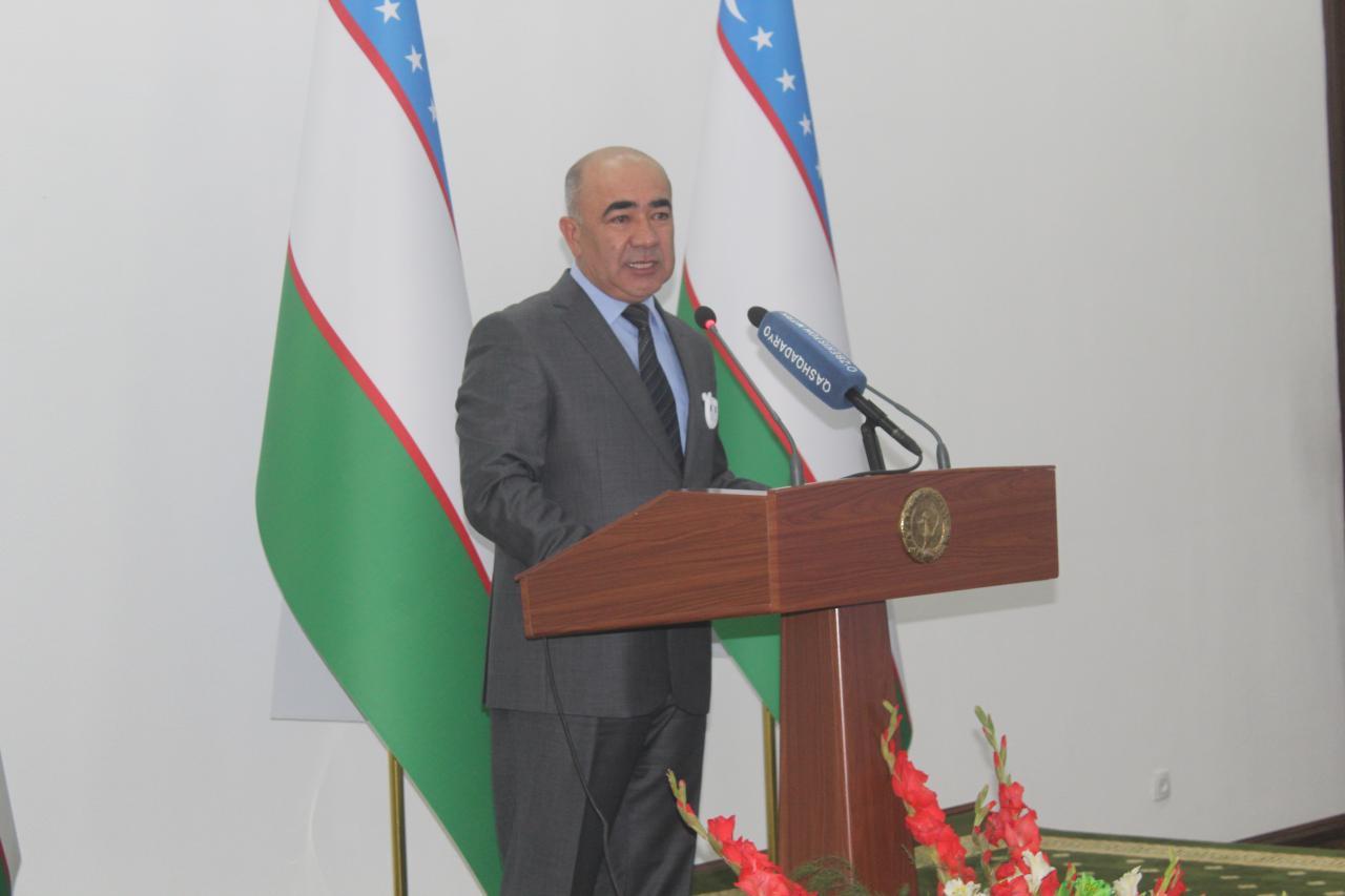 Хоким Кашкадарьинской области объявил пятницу днем трудоустройства молодежи и решения проблем