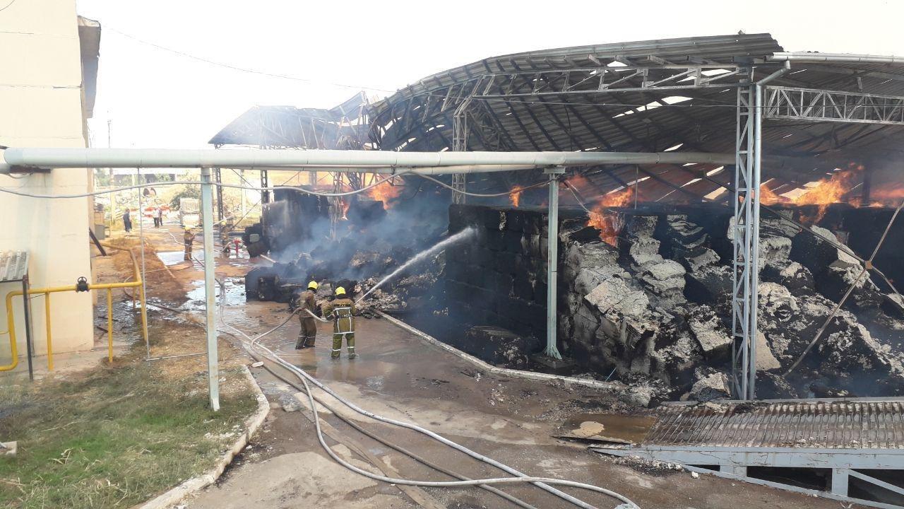 Загорелось одно из крупнейших предприятий Янгиюля