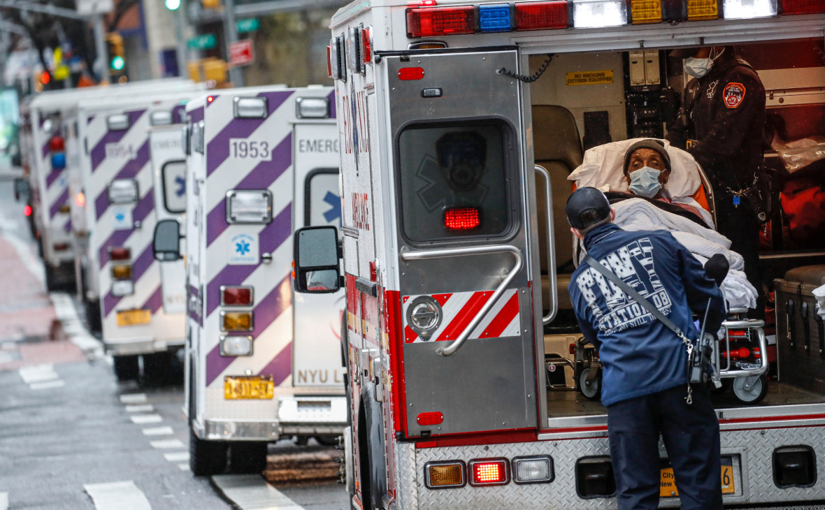 США вновь побили рекорд по числу выявленных случаев COVID-19 