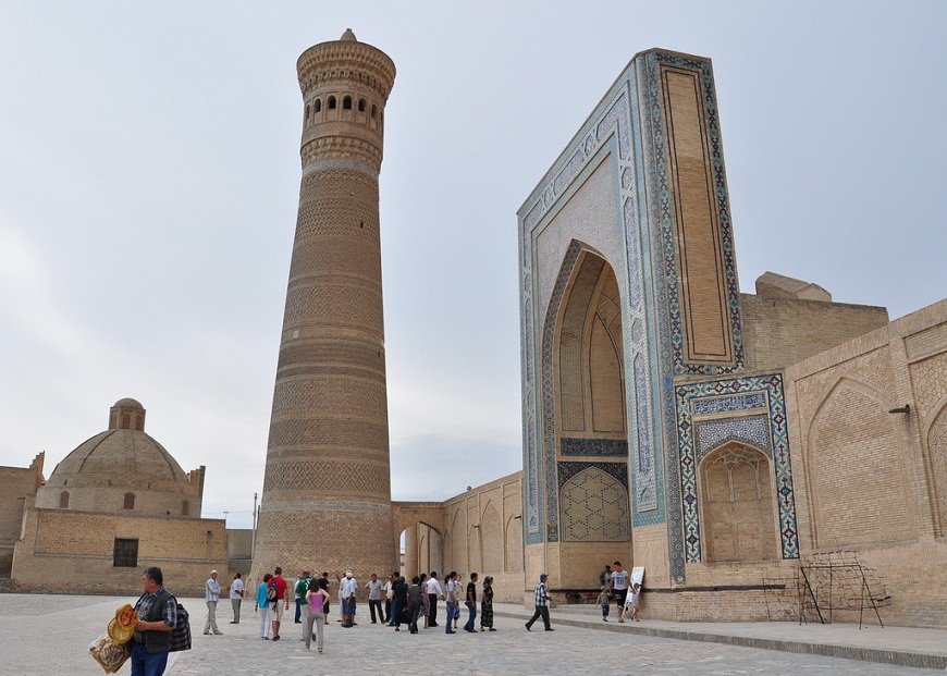 Общественный транспорт и вещевые рынки Бухары будут приостановлены