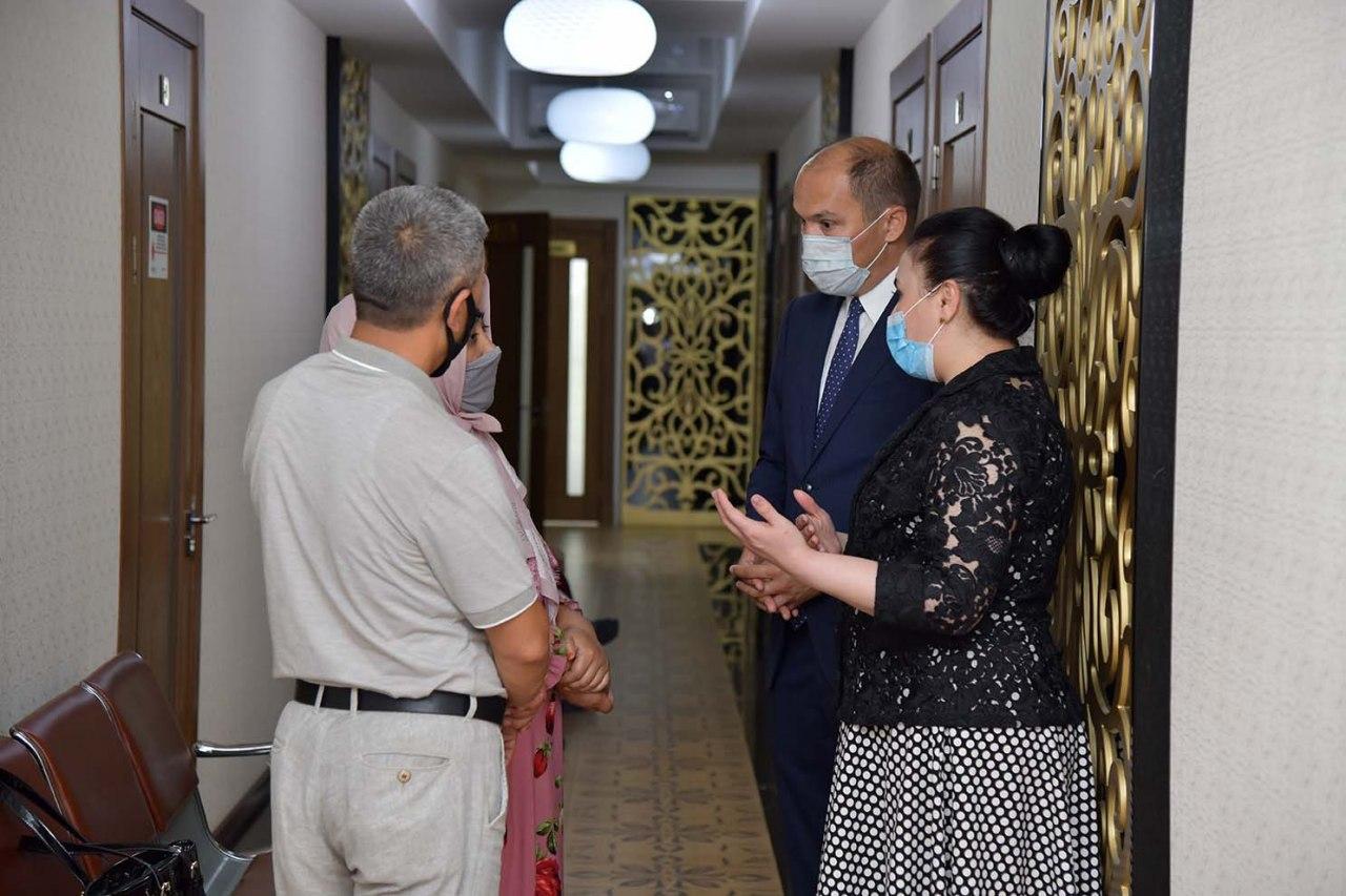 Наманганская девушка обратилась в Сенат за помощью и была услышана