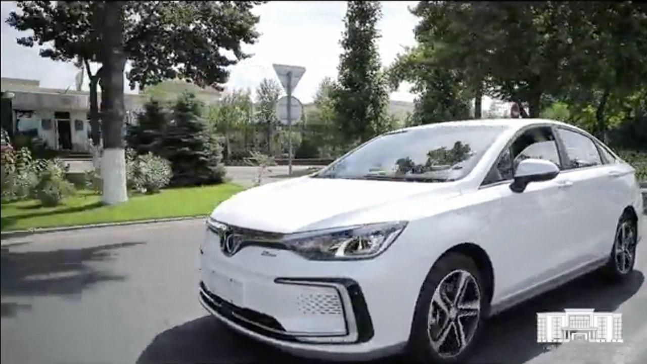 Столичных таксистов пересадят на китайские электромобили