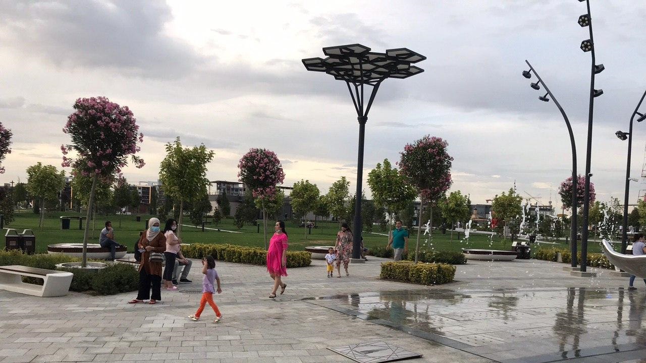 Пандемия заставила узбекистанцев чаще мыть руки, реже обниматься и целоваться