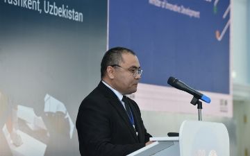 Министр инновационного развития призвал не выбрасывать использованные маски на улицах