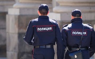 Двое полицейских в России избили узбекистанца