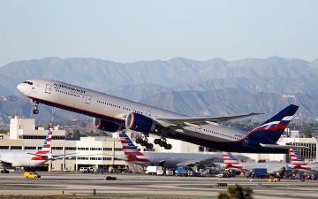 Россия может возобновить авиасообщение со всеми странами в августе