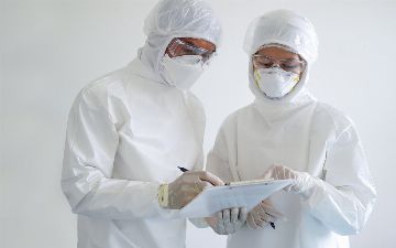 В Узбекистане стали производить комбинезоны от вирусов и бактерий