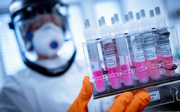 Россия первой в мире зарегистрирует вакцину от коронавируса