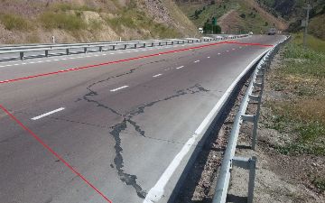 На перевале Камчик просела дорога на 50 метров