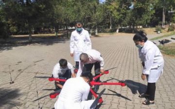 Зараженные ташкентские деревья в парке Бабура спасли с помощью дрона