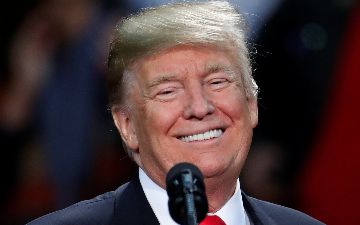 Трампа отправили в больницу на «несколько дней»