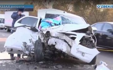 В Джизаке водитель Cobalt уснул за рулем и врезался в грузовик 