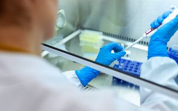 Прекращены испытания еще одного препарата от COVID-19 