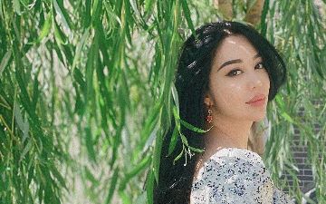 «Не похоже, что родила сама»: Стройную фигуру актрисы Асаль Шодиевой после родов обсуждают в сети