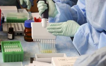 В России разрабатывают останавливающий размножение коронавируса препарат